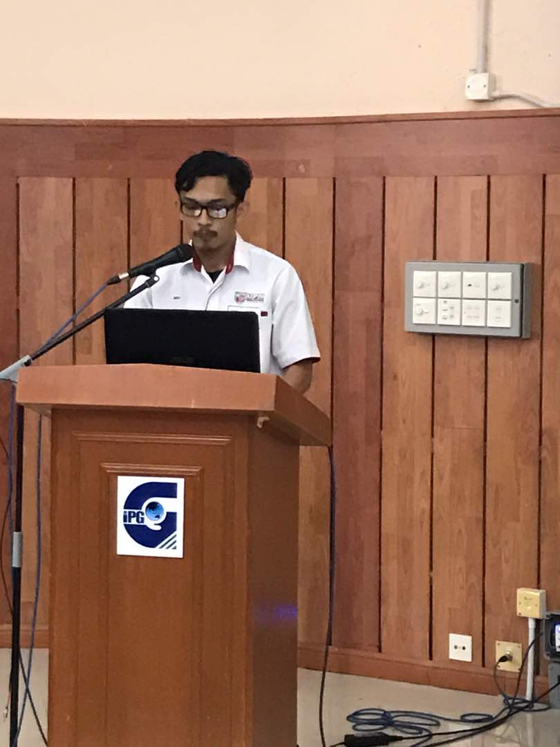 Ahmad Akfhikrey Japar, a UPM Participant Presenting His Findings